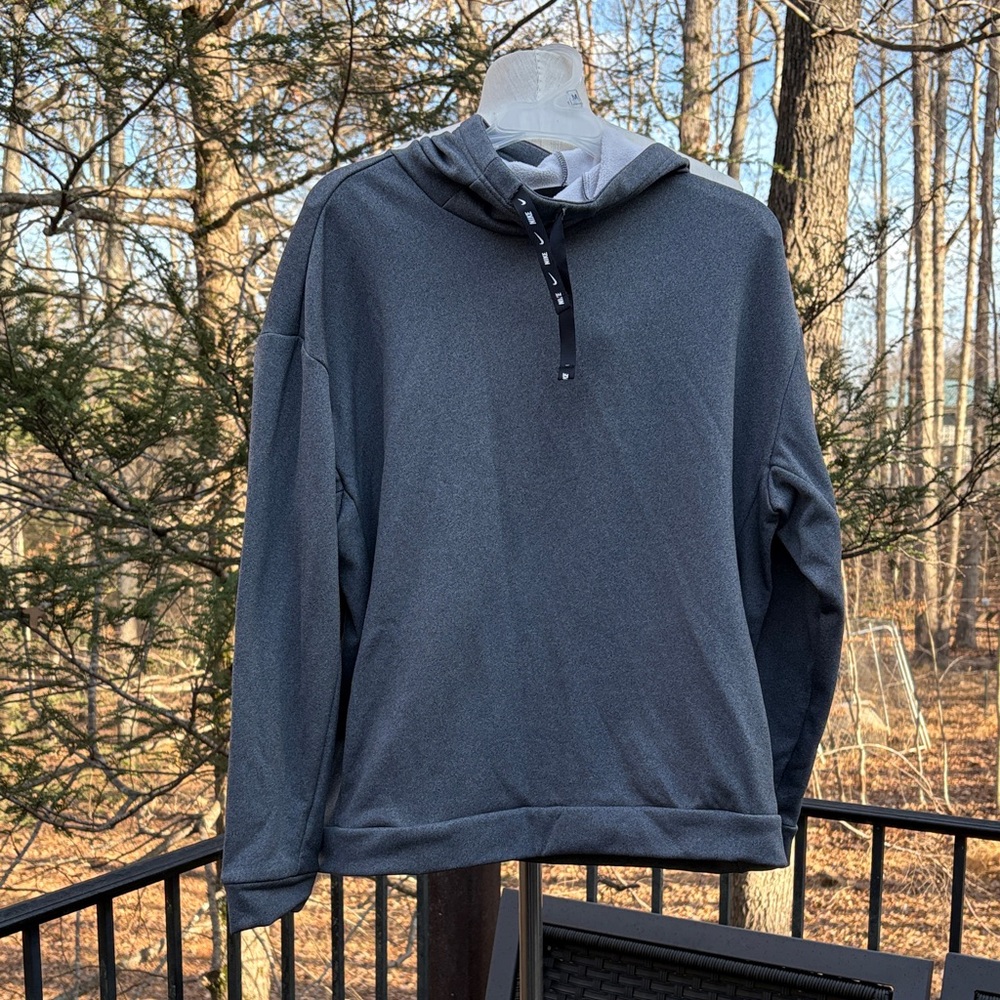 Nike Men's Gray Hoodie with pockets and logo drawstrings sz. M